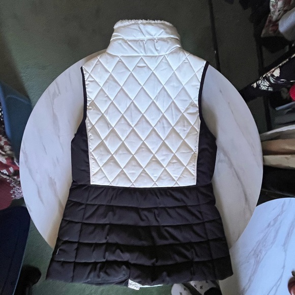 🖤TOP PICK🖤 Calvin Klein Zip Up Puffer Vest - Picture 2 of 4